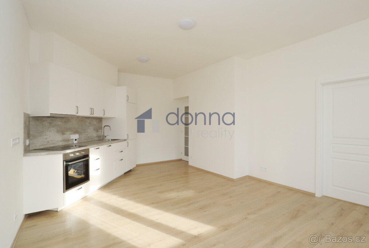 Pronájem bytu 3+kk, 67m2, 4. p., výtah, v ulici Rumunská, Pr - 9