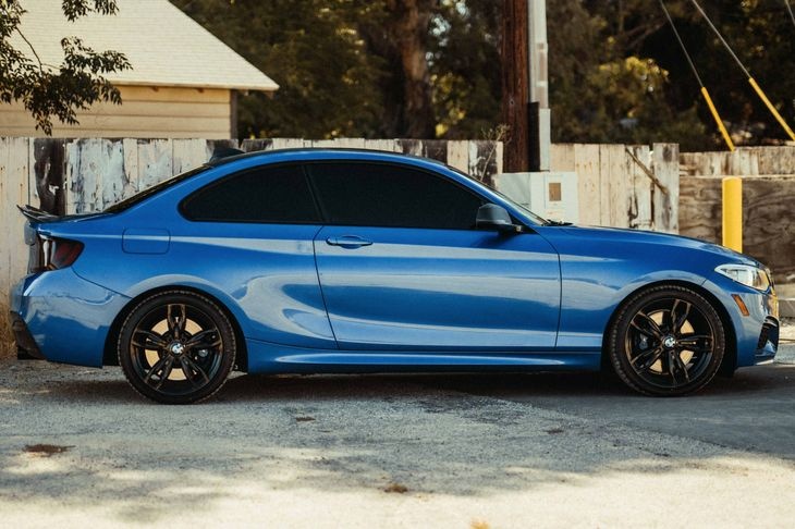 BMW "M2" M235i 2015 cca 400 koní, zadohrab, krásné auto - 9