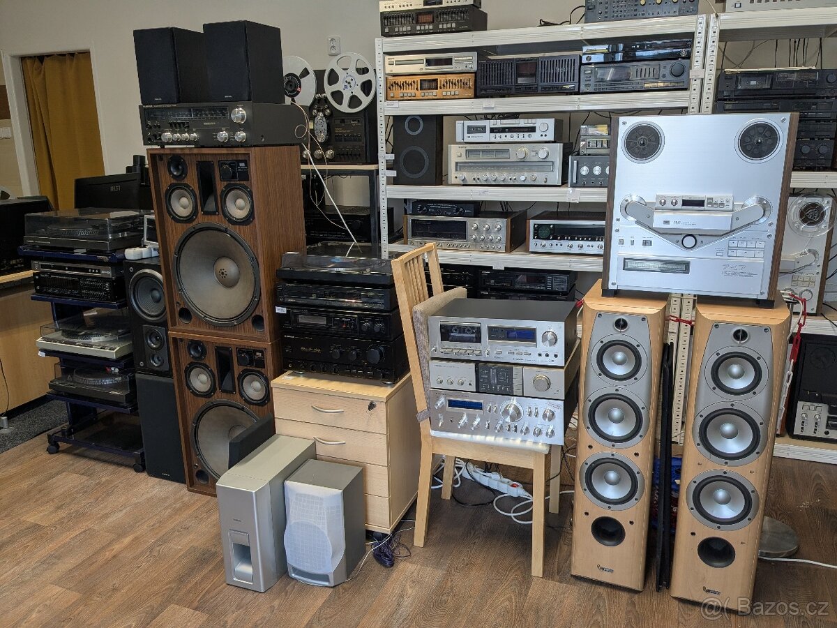Technics, Pioneer, Sony, Denon, Akai............... - 9