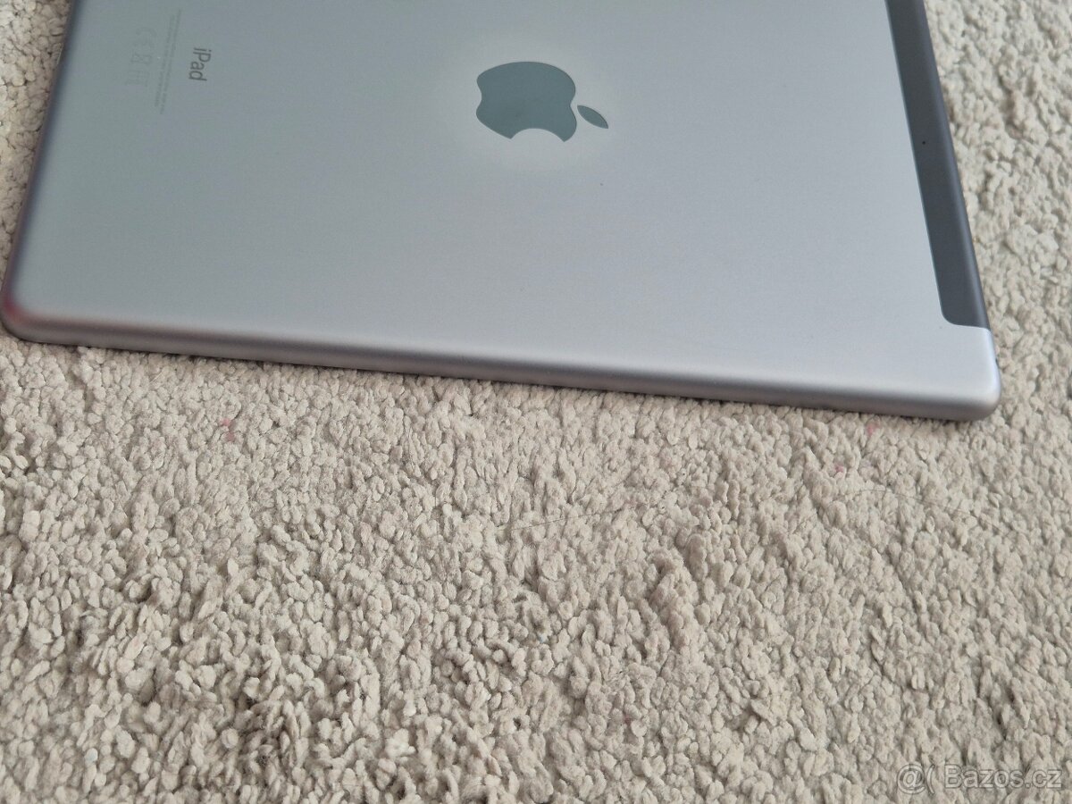 Apple iPad 6. generace 128gb Cellular - 9