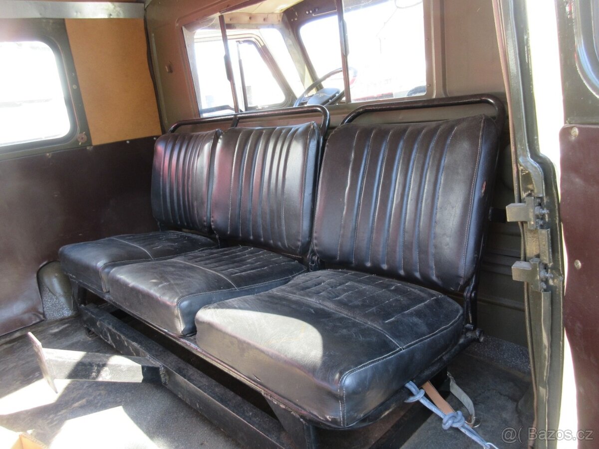 UAZ 452 Buchanka - 9