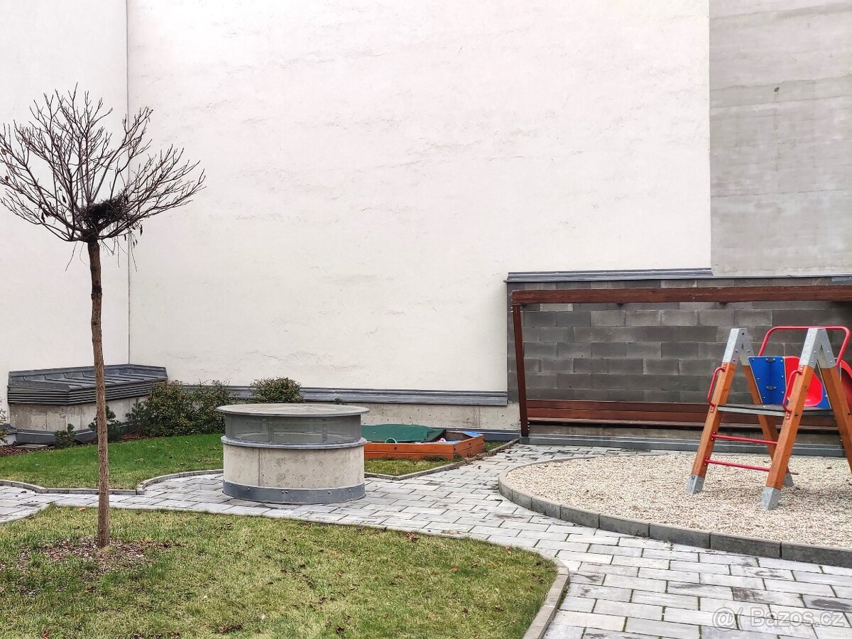 Nadstandardní zařízený byt 1+kk s balkonem v centru Brna - 9