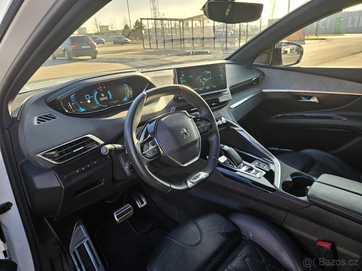 Peugeot3008 Plug-in Hybridní - 9