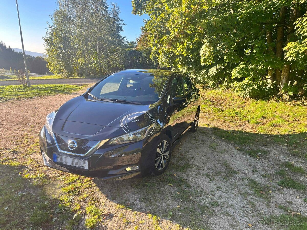 Elektromobil Nissan Leaf 40 kWh, zimní balíček, tep.čerpadlo - 9