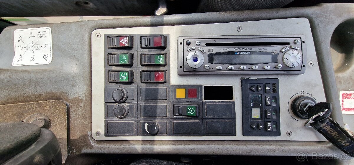 KOLOVÝ NAKLADAČ TEREX TL 210 - 9