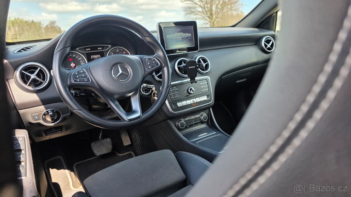 Mercedes-Benz A 180 d - 9