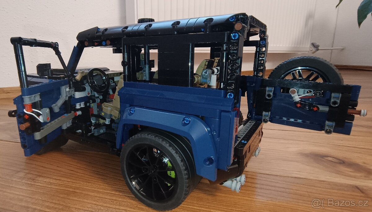 Lego 42110 Land Rover Defender (MOC) - 9