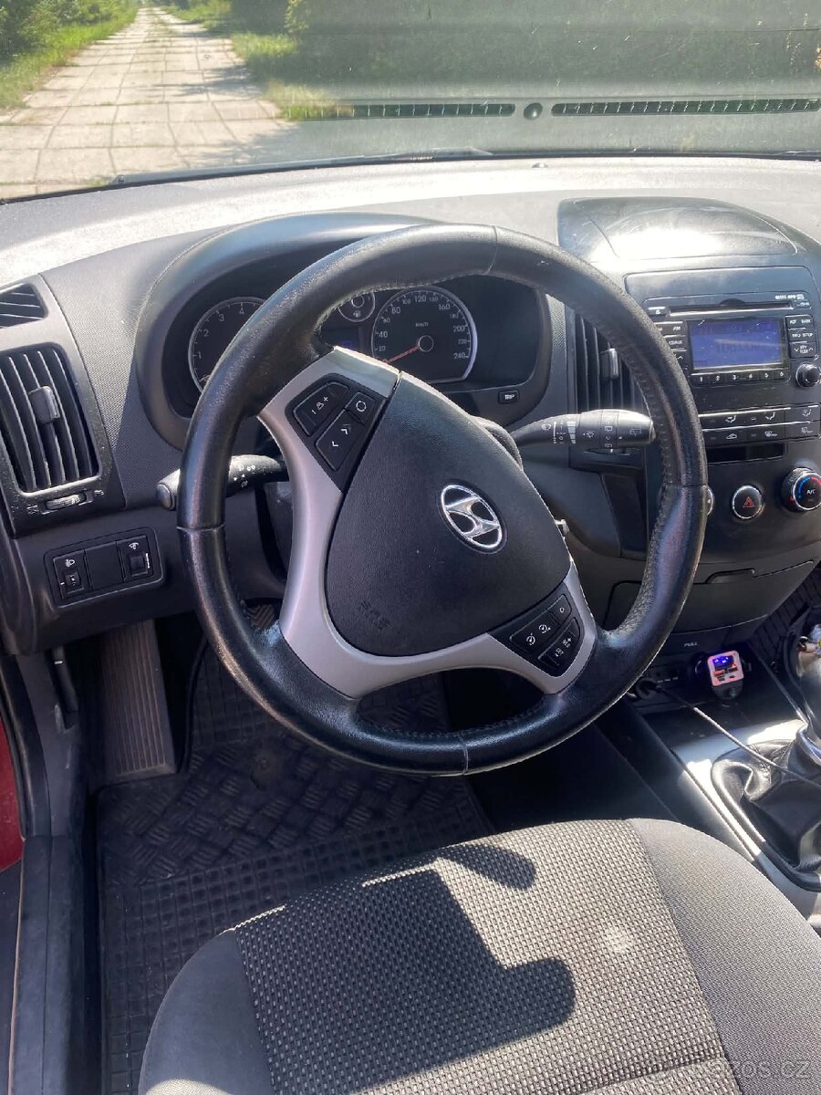 Prodám-vyměním Hyundai i30 CW - 9