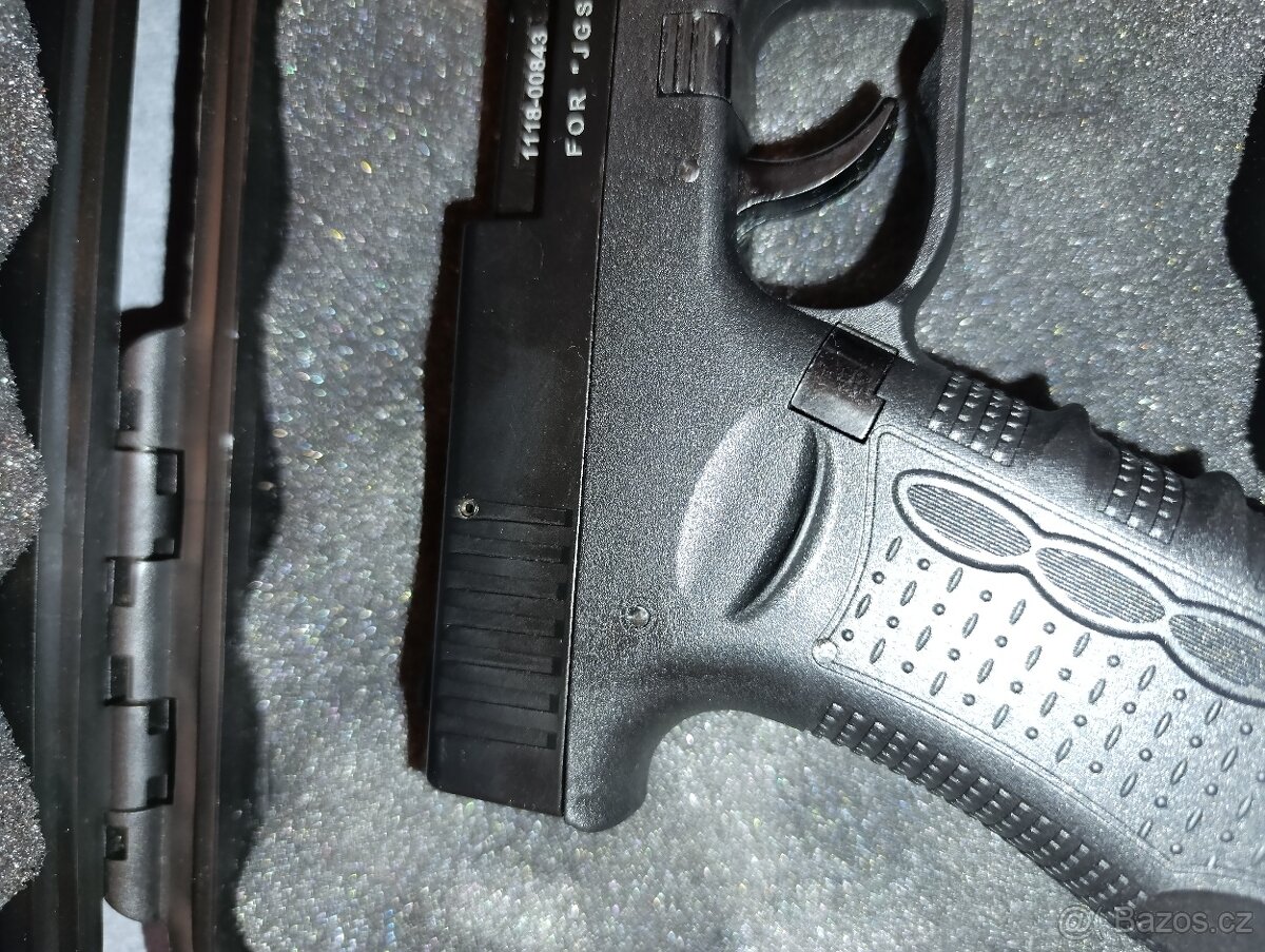 Plynová pistole Glock 17 - 9