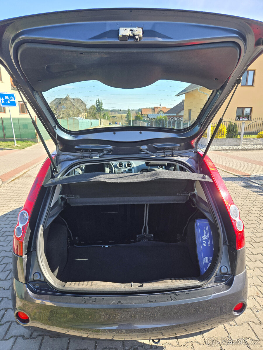 Ford Fiesta Connection, 1.6 16V Duratec, 116t najeto - 9