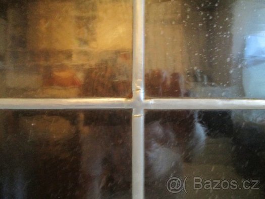 -- PROSKLENÁ SKŘÍNKA SE ŠUPLÍČKY (0630) - 9