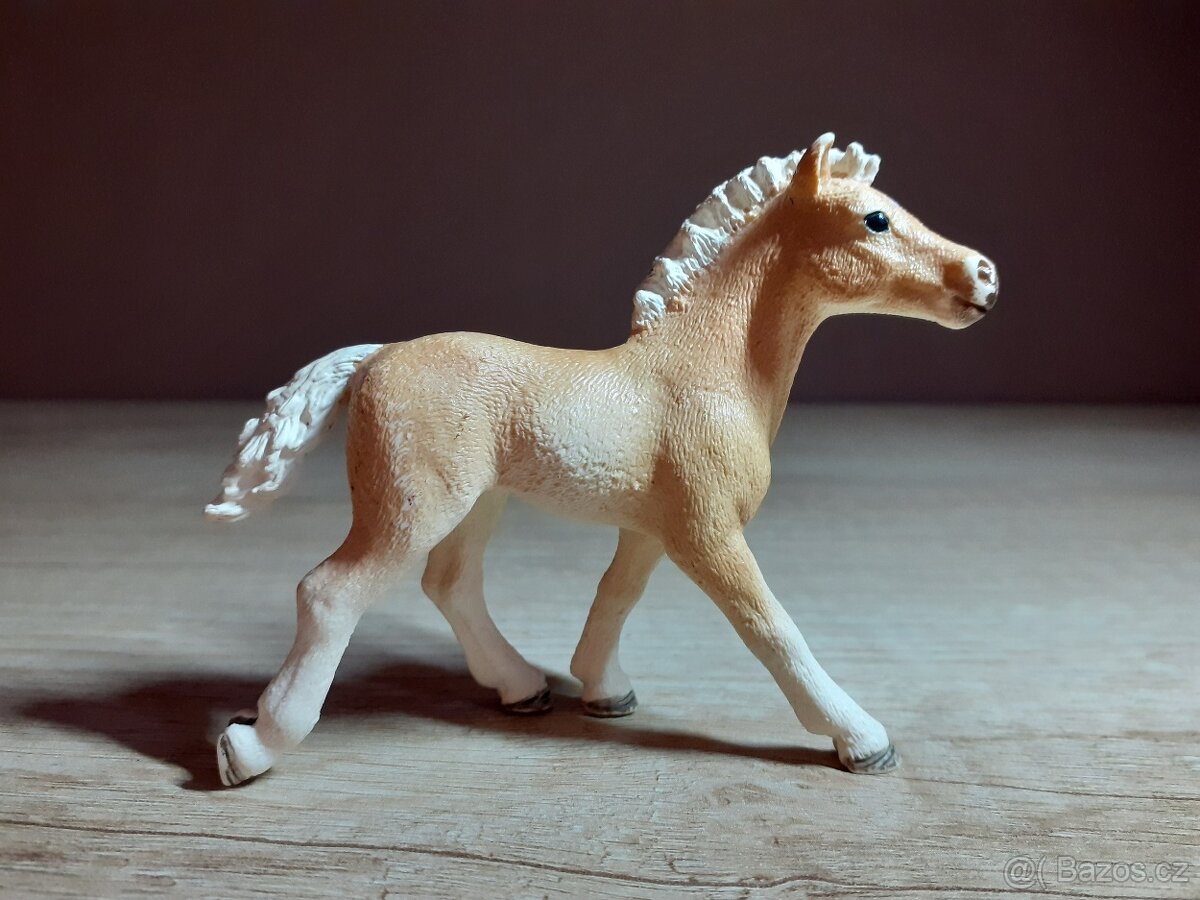 SCHLEICH Koně SBĚRATELSKÉ FIGURKY 12 - 9