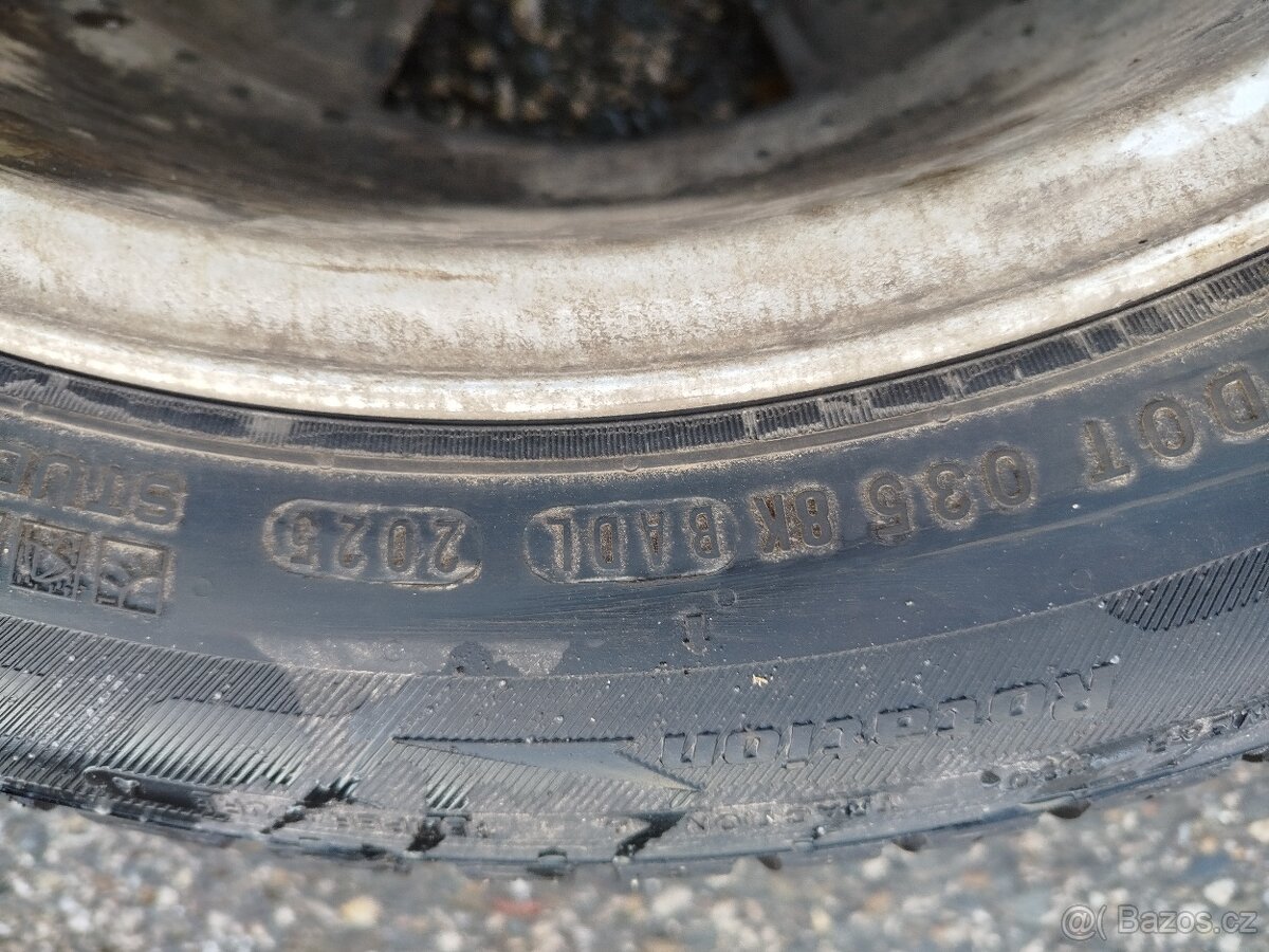 Celoroční pneu s disky 205 55 16 - 9