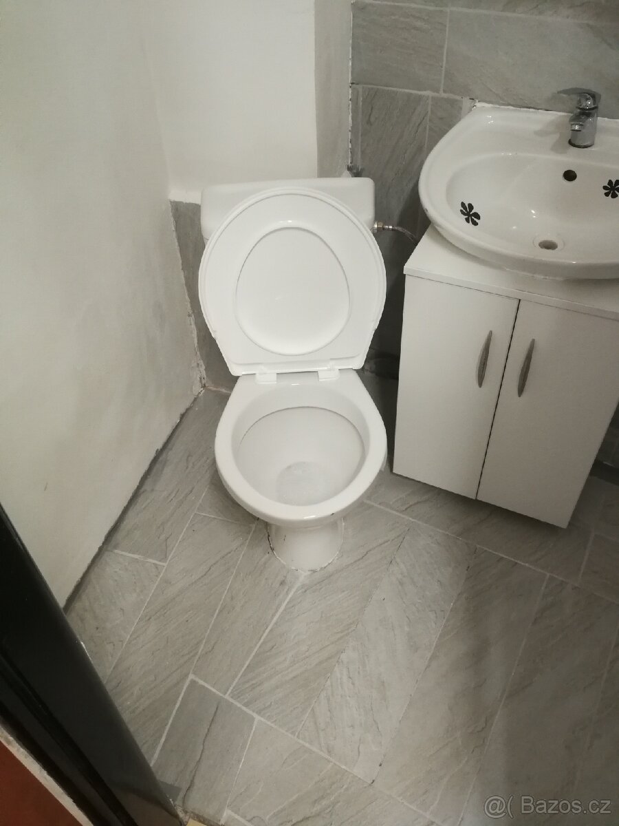 Nebytový prostor, byt. 40 metrů čtverečních - 9