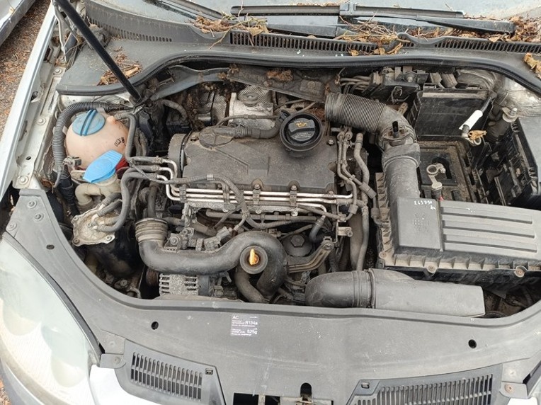 ND z VW Golf5 1896.cm3 77.kw nafta r.v.2004 (K8) - 9