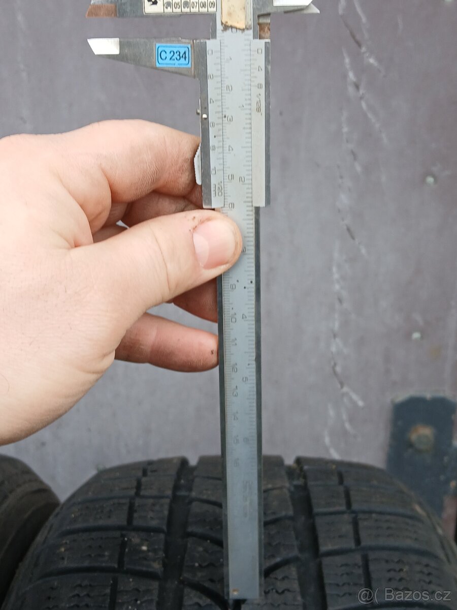 215/55 R17 zimní 6,5mm 4 kusy. - 9