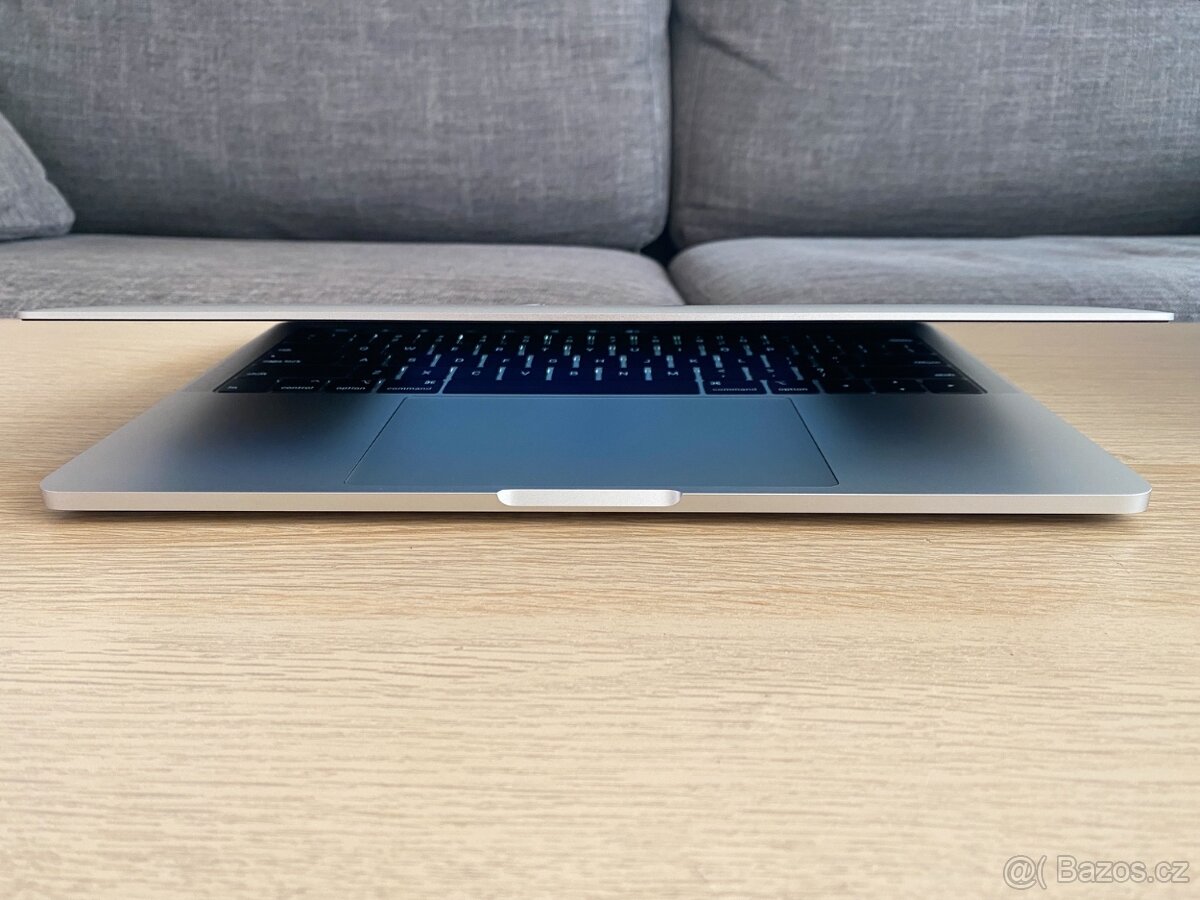 JAKO NOVÝ - MacBook Pro 13" (2018) - MAX KONFIGURACE - 9