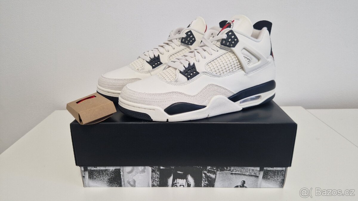 Jordan 4 Retro Flight Club - 9