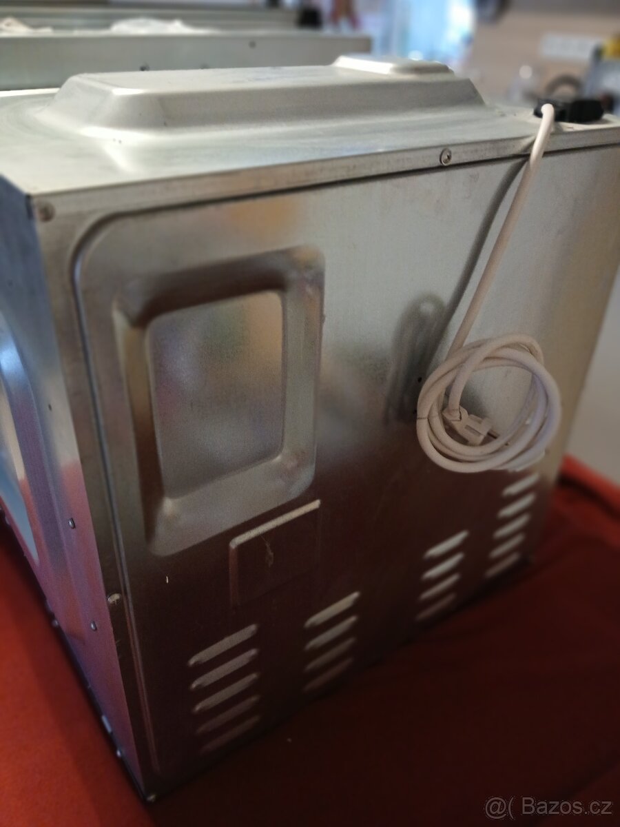 Vestavěná multifunkční trouba Amica TOP stav - 9