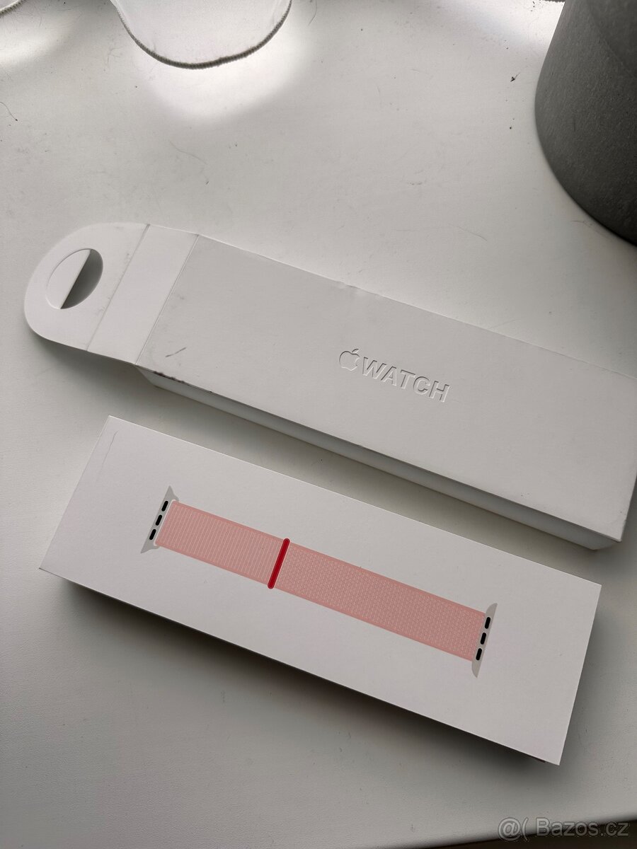 Apple Watch Series 9 45mm, růžové - 9