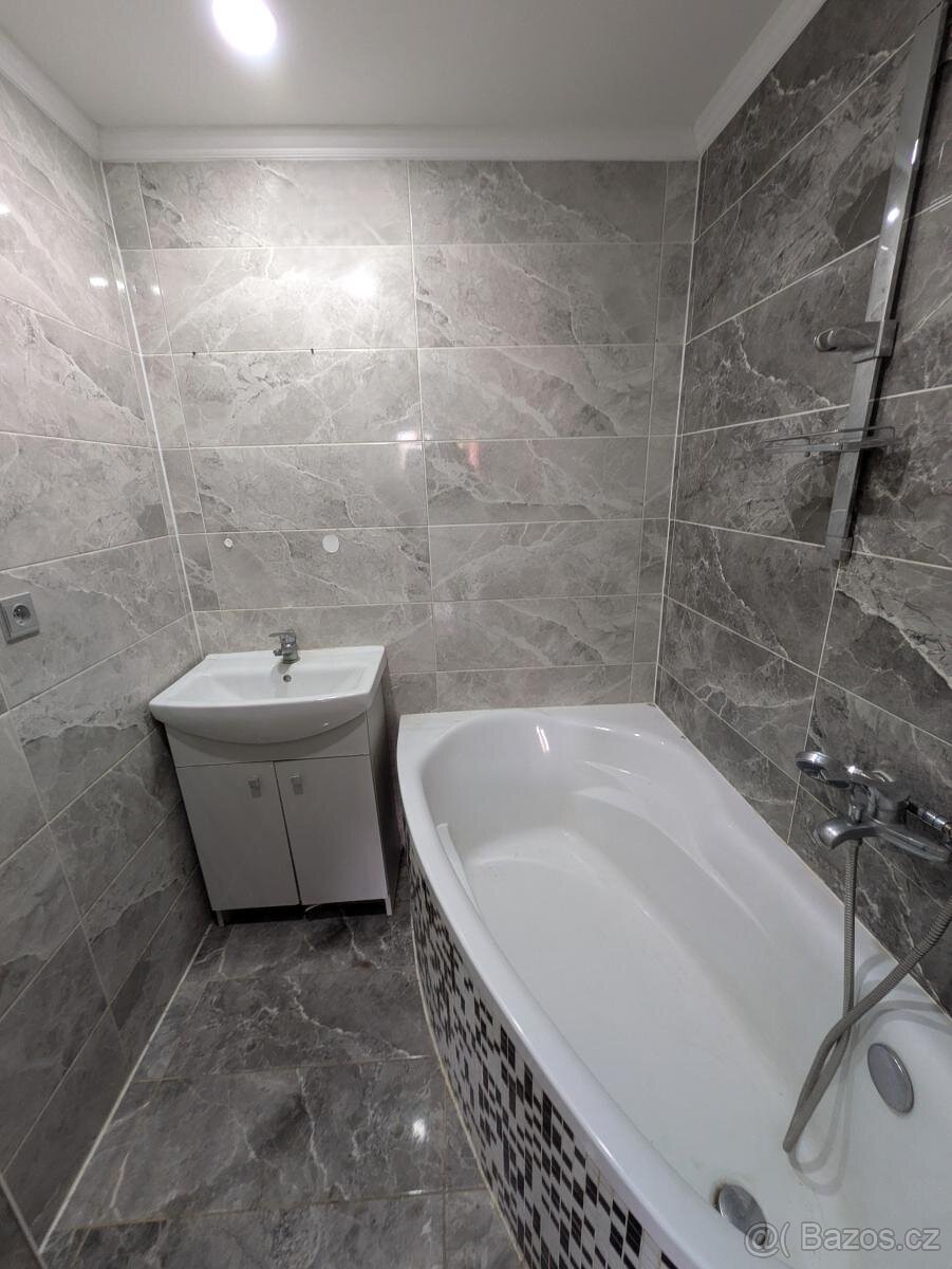 Prodej bytu 2+1 v ulici Zdeňka Fibicha 2688/74 v Mostě. - 9