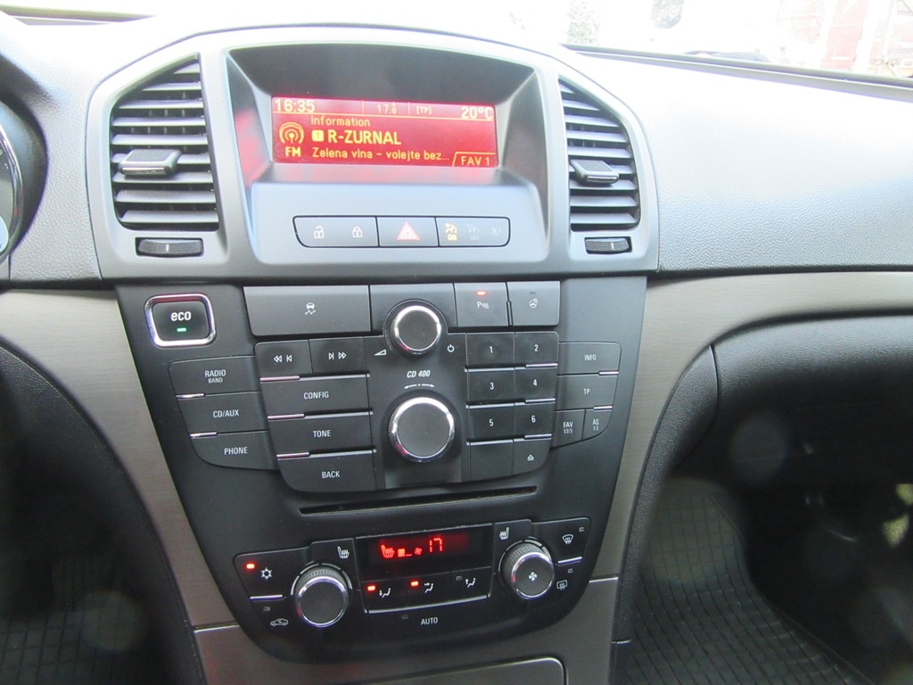 OPEL INSIGNIA COMBI 2.0 CDTi r.v.2012 118kw DPH - 9