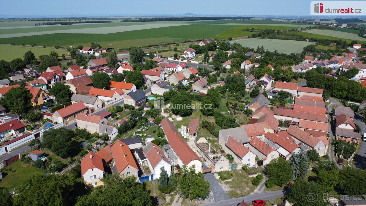 Prodej pozemku 684 m2 - 9