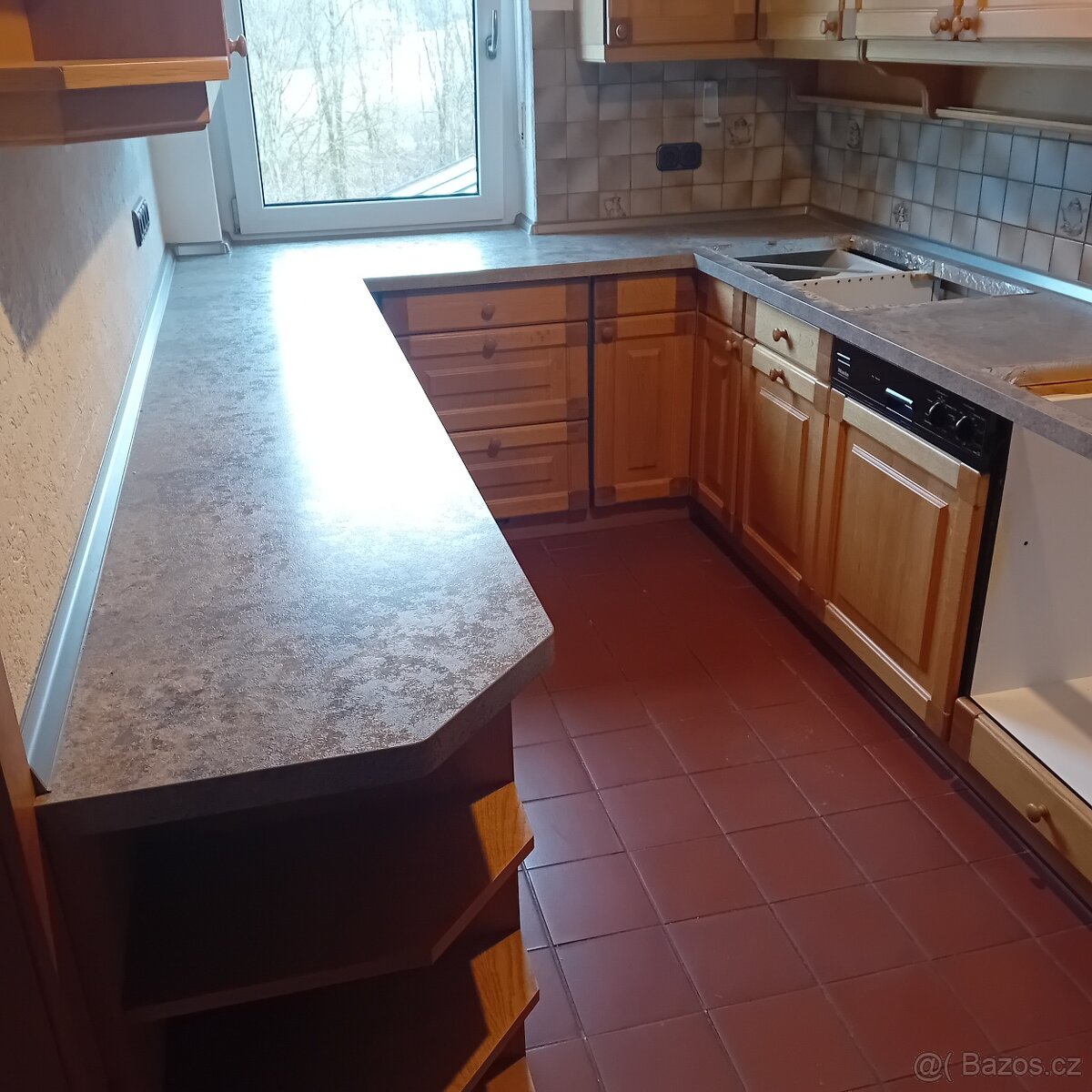 Kuchyne "masiv" se spotřebiči - 9