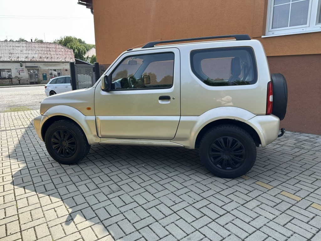 Suzuki Jimny 1.3i 63kW 4x4 - 9