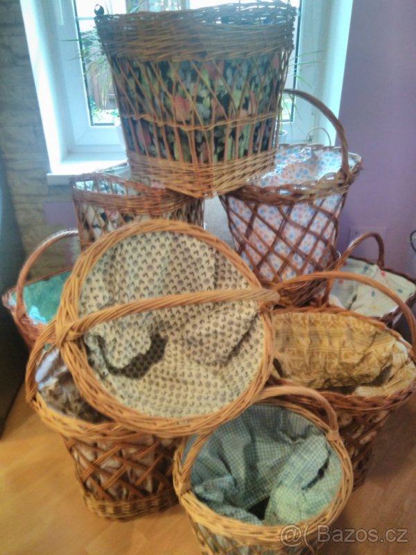 DŘEVĚNÉ A ŠITÉ HRAČKY A DOPLNKY...VĚŠÁK NA OBLEČENÍ - 9