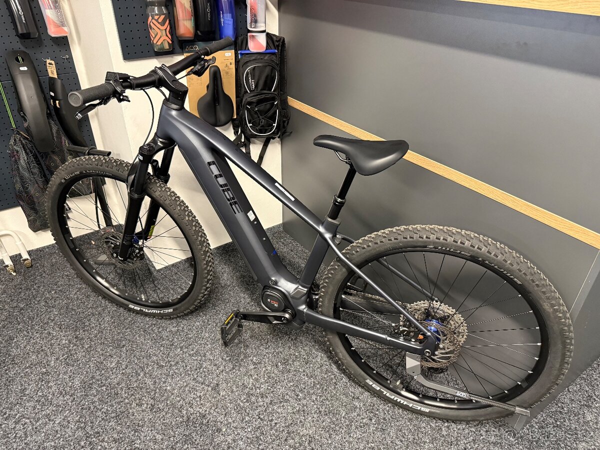 CUBE Reaction Hybrid PRO 600 vel.L 2025 486km M - 9