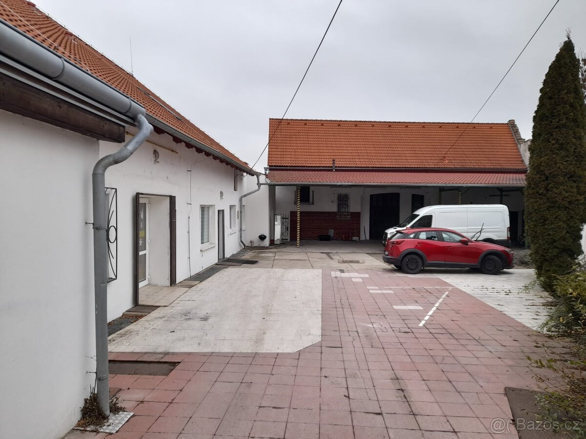 Prodej firemního areálu - bytové a nebytové prostory - 9