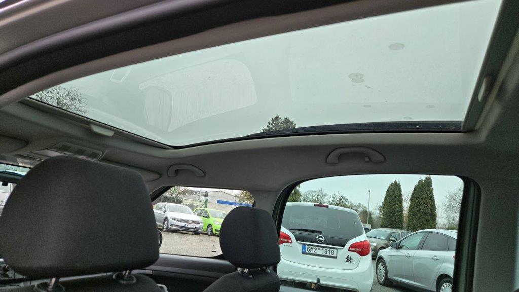 ŠKODA ROOMSTER 1.4 16V YOUNG - 9