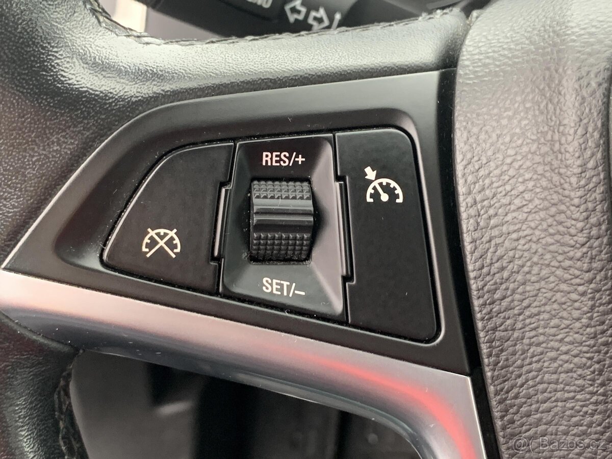 Opel Astra 1.6i , 85 kW benzín, 2011 - 9