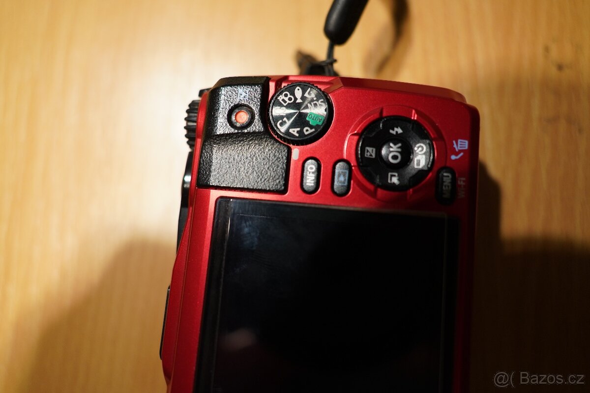 Olympus Tough TG-5 + bohaté příslušenství - 9