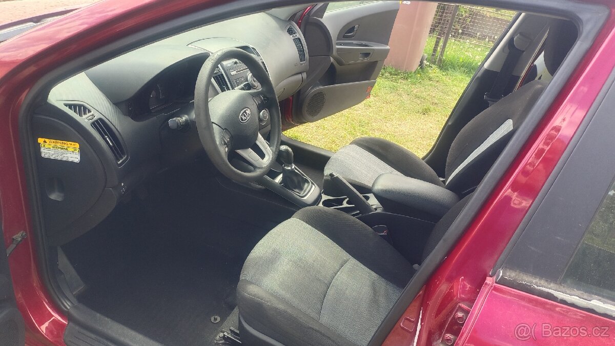 Kia ceed 1.4 66kw , rv 2010 - 9