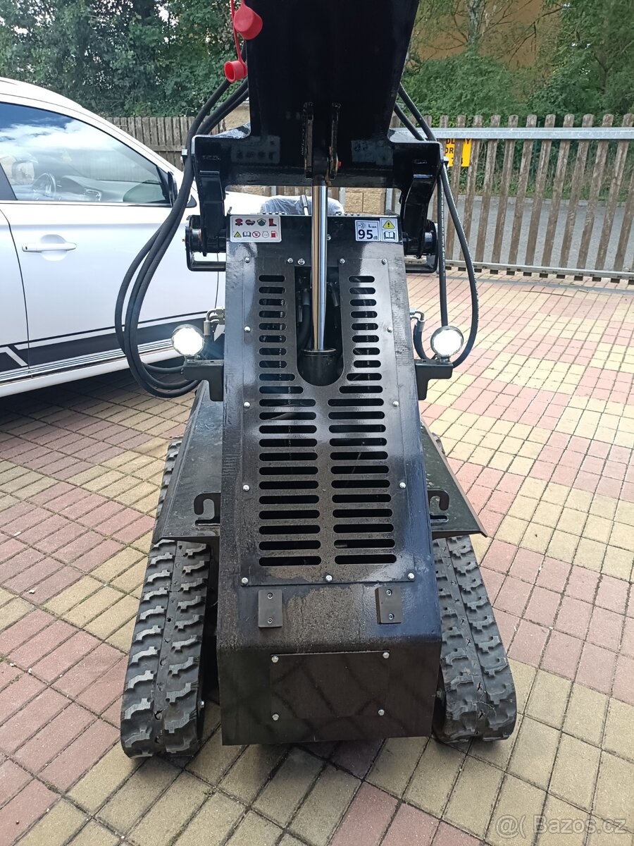 Mini nakladač - 9