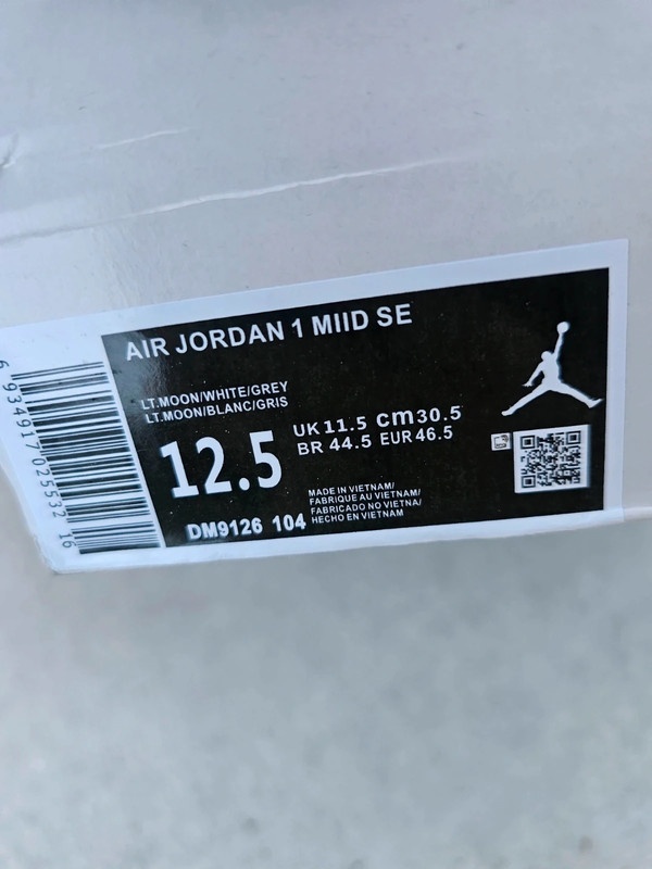 AIR JORDAN 1 MID SE - 9