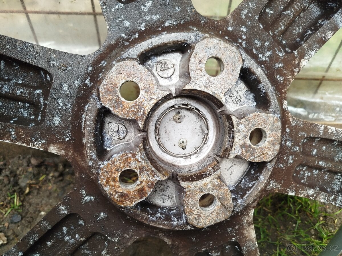 Alu kola. R17 5x114 - 9