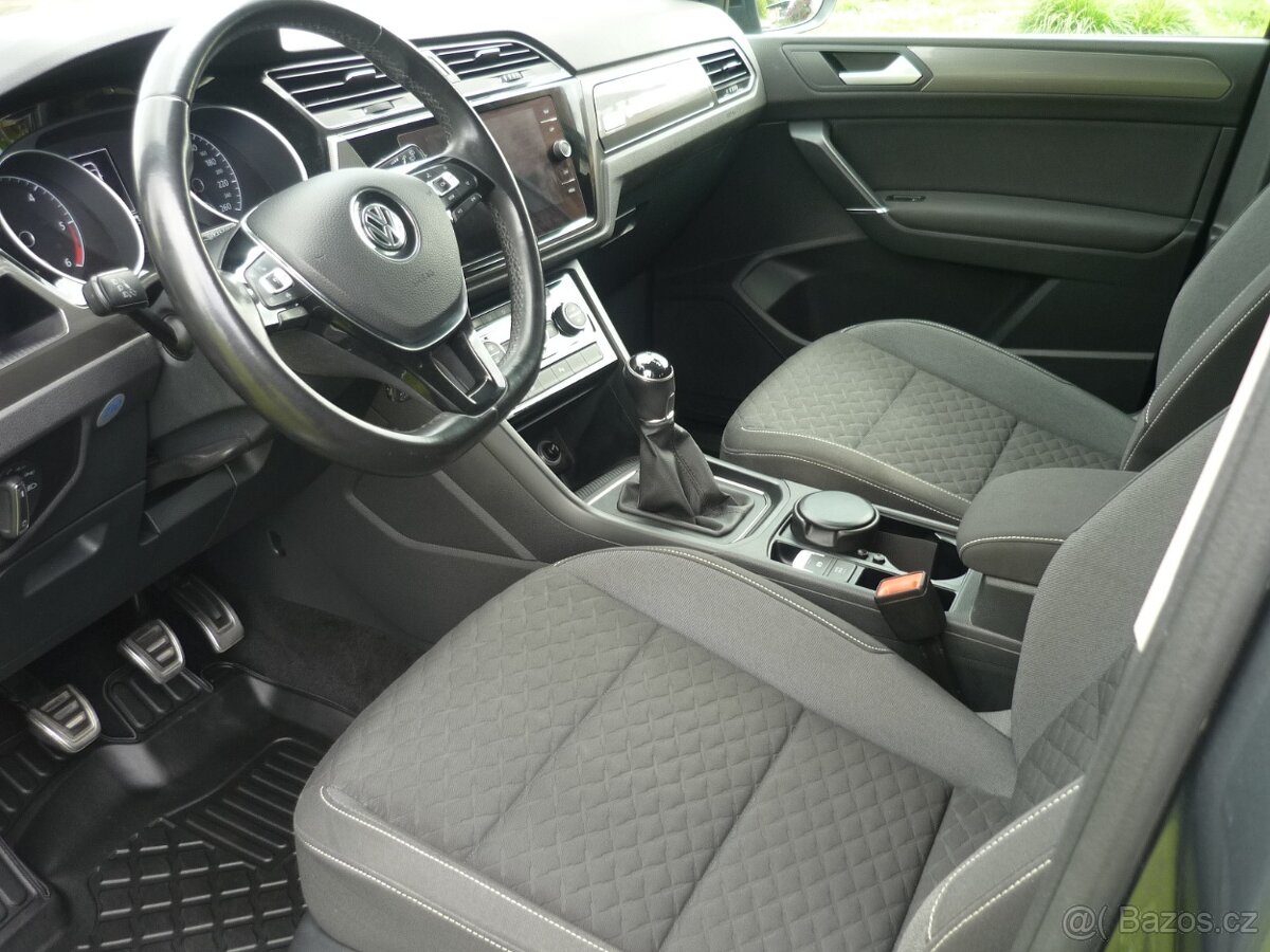 VW Touran, 1,6Tdi, rv 2018, 7 míst - 9