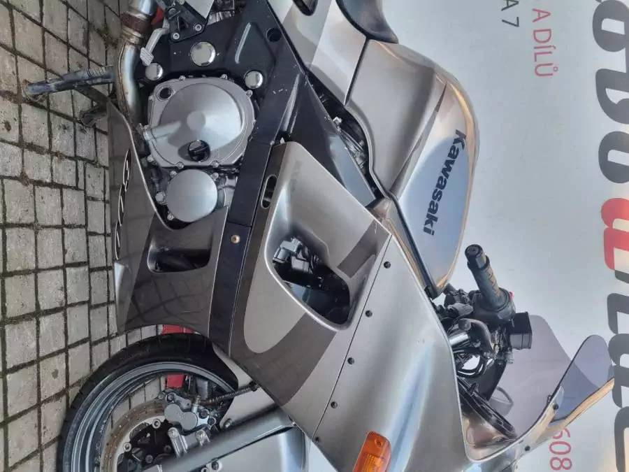 Kawasaki ZZR 600 - 9