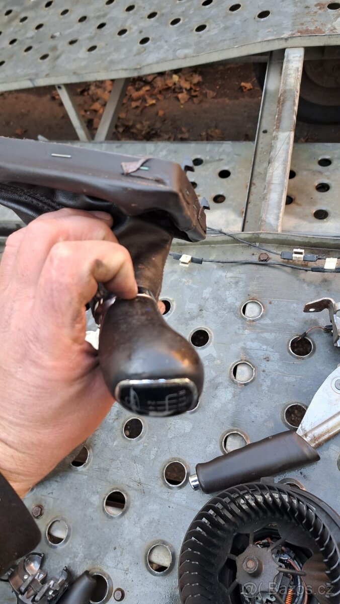 Náhradní díly Škoda Superb II - 9