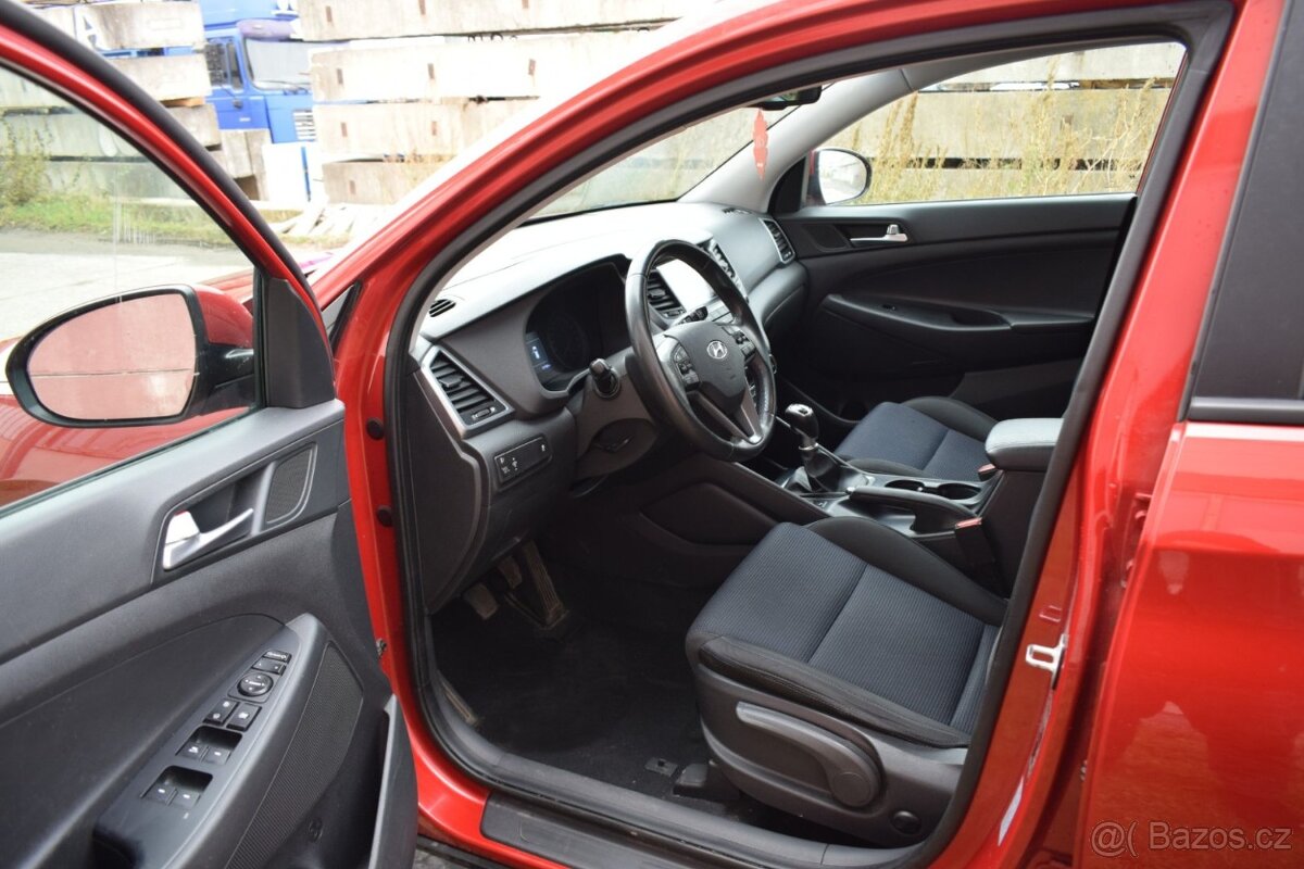 Hyundai Tucson 1.6 GDi/NAVI/KAMERA/MANUÁL/AC/ - 9