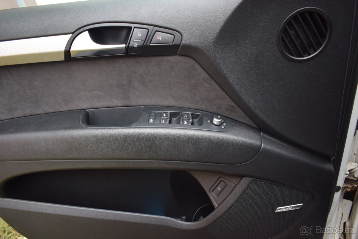 Audi Q7 3.0TDi 4X4/FACELIFT/TAŽNÉ/BOSE - 9