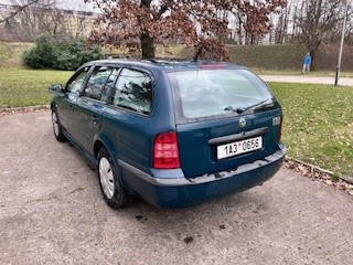 Škoda Octavia kombi 1.6 r.v. 2000 - 9