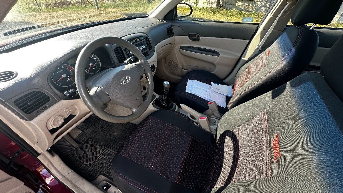 HYUNDAI ACCENT 1.4 - 9