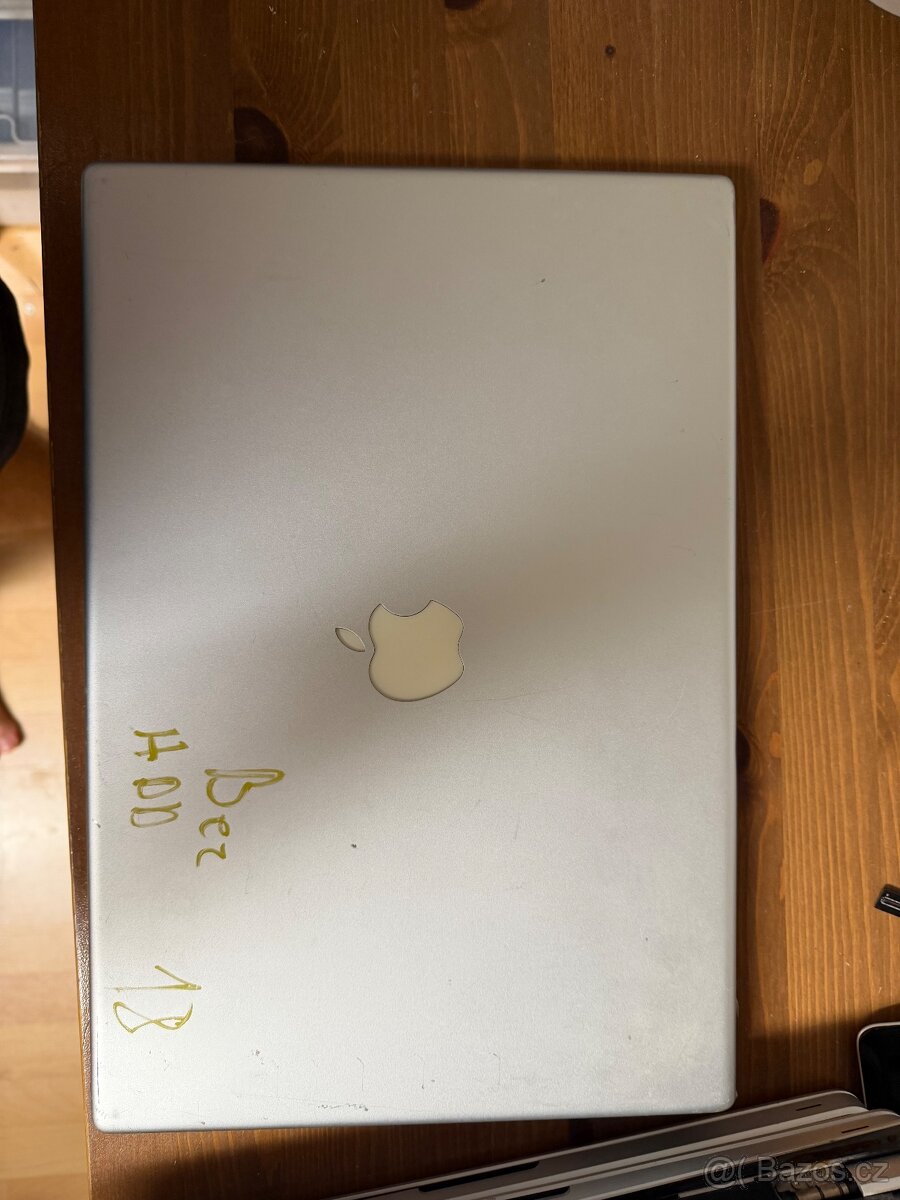 Prodám 6x macbook a 1x ipad na ND - 9
