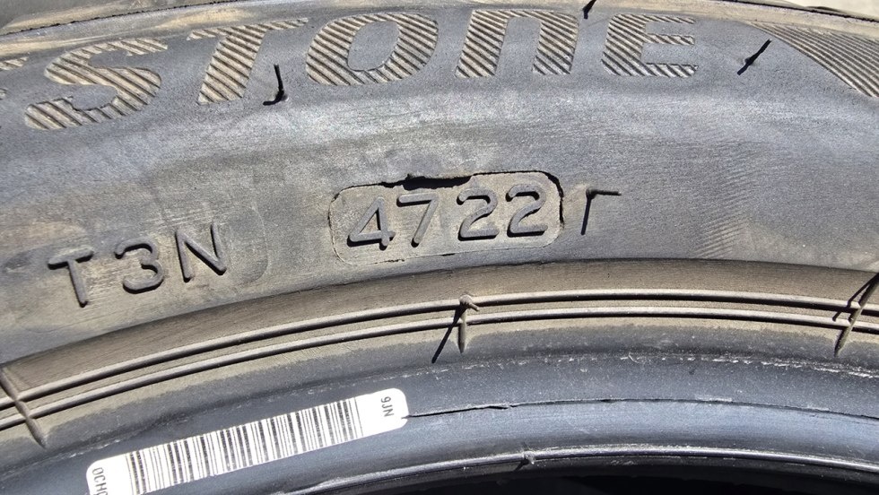 Zimní pneu 225/45/18 Bridgestone - 9