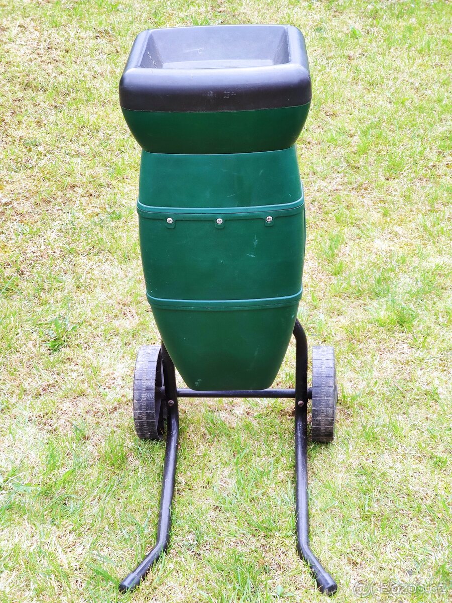 Elektrická BEZHLUKOVÁ řezačka drtič štěpkovač - 9