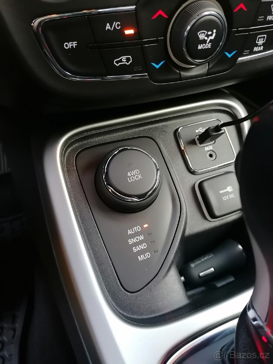 Jeep Compass, S 4x4,170 koní,plná výbava - 9